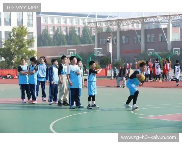 篮球学院完善青训球员的成长记录与进阶评估，篮球青训队还能上学吗